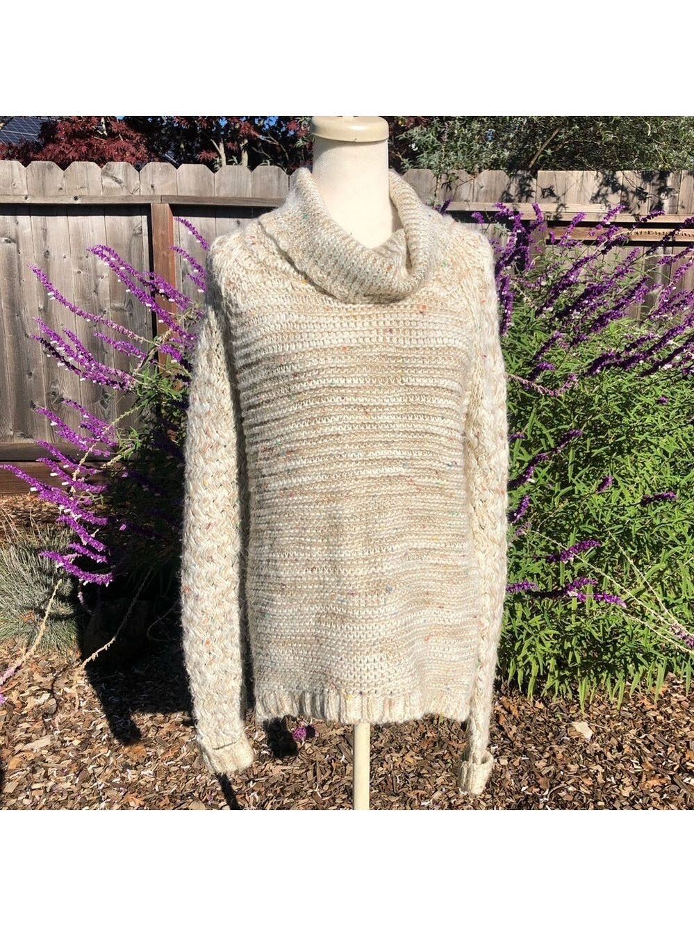 Bellfield Britain Chunky Knit Cream Sweater with Multicolor Yarn Accents - Small